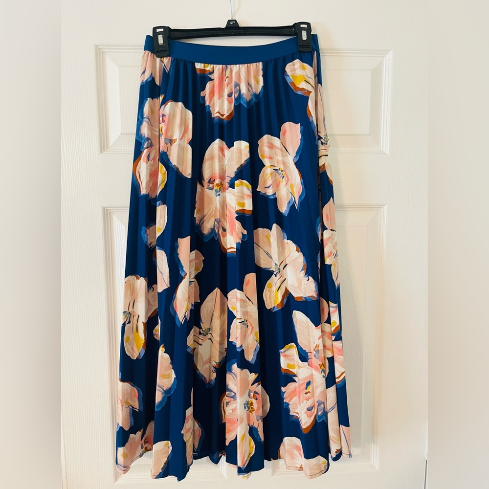 Long Blue skirt! Size :Medium 100%Polyester